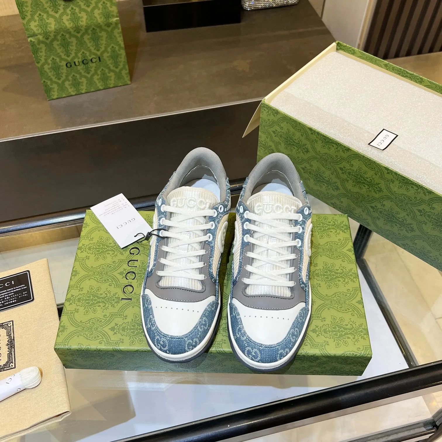 👟👟Ex-factory price 520👟👟 Top version, full styling effect, instant sales of the common practice of soft treading in the market, 💣💣💣Gucci2023 early spring Gucci G home latest hot style MAC80 sports shoes couple style casual retro distressed dirty shoes small dirty shoes small white shoes🌸🌸🌸 original purchase and development Production Gucci MAC80 new hot-selling series. The exquisite and compact interlocking double G logo romantically interprets the aesthetic concept of this series. Made of off-white leather, ▪️Material: original customized imported first-layer cowhide ▪️Inner lining: original customized imported breathable mesh ▪️Outsole: original molded two-color TPU outsole ▪️Sole thickness: 3CM ▪️Size: women's 35-40 / men's 39-45